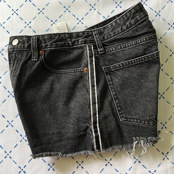 🏷️ 2/$20 Abercrombie & Fitch Black Denim Shorts with Side Stripe - Picture 5 of 6